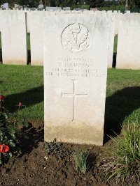 Warloy-Baillon Communal Cemetery Extension - Hampson, T