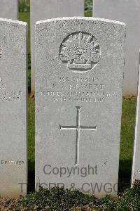 Warloy-Baillon Communal Cemetery Extension - Hewett, Roy Sylvester
