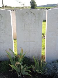 Warloy-Baillon Communal Cemetery Extension - Hoggarth, W