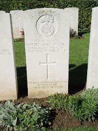 Warloy-Baillon Communal Cemetery Extension - Holmes, Robert James