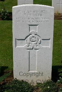 Warloy-Baillon Communal Cemetery Extension - Hunter, T