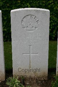 Warloy-Baillon Communal Cemetery Extension - Johnstone, Thomas