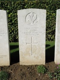 Warloy-Baillon Communal Cemetery Extension - Jones, B