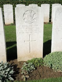 Warloy-Baillon Communal Cemetery Extension - Kelly, T H
