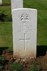 Warloy-Baillon Communal Cemetery Extension - Kent, H
