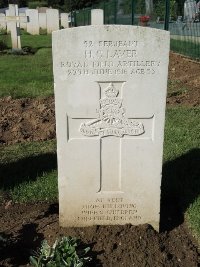 Warloy-Baillon Communal Cemetery Extension - Laver, Harold Cecil