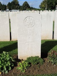 Warloy-Baillon Communal Cemetery Extension - Layng, G R S