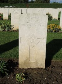 Warloy-Baillon Communal Cemetery Extension - Logie, W