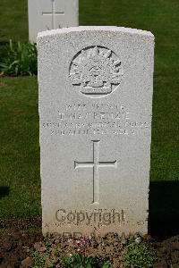Warloy-Baillon Communal Cemetery Extension - MacKenzie, Thomas