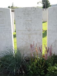 Warloy-Baillon Communal Cemetery Extension - Mann, W