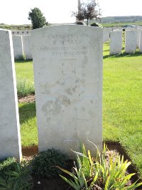 Warloy-Baillon Communal Cemetery Extension - May, R M