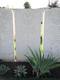 Warloy-Baillon Communal Cemetery Extension - Maynard, E