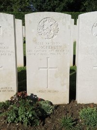 Warloy-Baillon Communal Cemetery Extension - McHendry, R