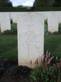 Warloy-Baillon Communal Cemetery Extension - McInnes, Robert Donald
