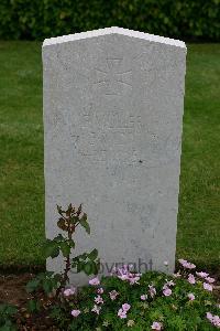 Warloy-Baillon Communal Cemetery Extension - Muller, G