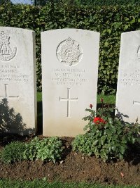 Warloy-Baillon Communal Cemetery Extension - Munton, W