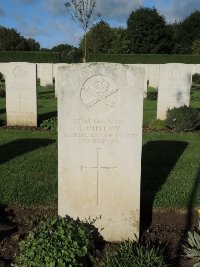 Warloy-Baillon Communal Cemetery Extension - Outlaw, T