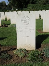 Warloy-Baillon Communal Cemetery Extension - Pitt, Vio Douglas Wallace