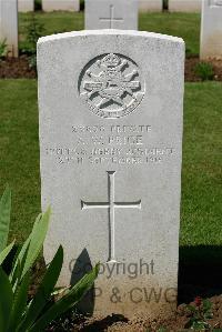 Warloy-Baillon Communal Cemetery Extension - Price, A W