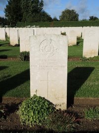 Warloy-Baillon Communal Cemetery Extension - Punter, J J