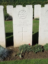 Warloy-Baillon Communal Cemetery Extension - Pybus, T