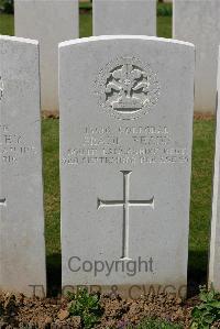 Warloy-Baillon Communal Cemetery Extension - Reade, Frank