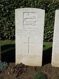Warloy-Baillon Communal Cemetery Extension - Rogers, Stephen