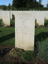Warloy-Baillon Communal Cemetery Extension - Sanderson, T