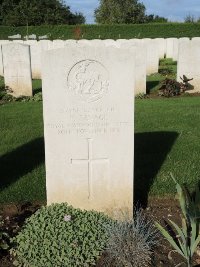 Warloy-Baillon Communal Cemetery Extension - Savage, F
