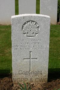 Warloy-Baillon Communal Cemetery Extension - Scateni, Frank