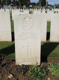 Warloy-Baillon Communal Cemetery Extension - Scott, Eric Bertrand Ralph