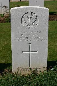 Warloy-Baillon Communal Cemetery Extension - Shaw, F J