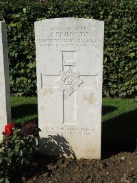 Warloy-Baillon Communal Cemetery Extension - Simmonds, Joseph