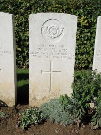 Warloy-Baillon Communal Cemetery Extension - Steel, W