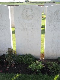 Warloy-Baillon Communal Cemetery Extension - Stranther, H