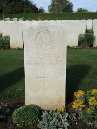 Warloy-Baillon Communal Cemetery Extension - Stratton, T R J