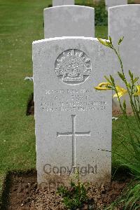 Warloy-Baillon Communal Cemetery Extension - Swain, Roy Vivian