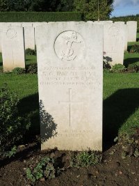 Warloy-Baillon Communal Cemetery Extension - Taylor, George Gilbert