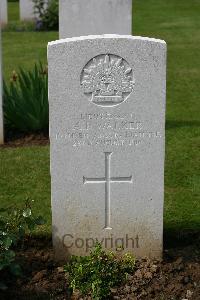 Warloy-Baillon Communal Cemetery Extension - Walker, Alexander Ralph