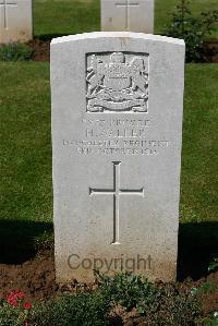 Warloy-Baillon Communal Cemetery Extension - Walker, H