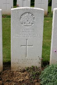 Warloy-Baillon Communal Cemetery Extension - Walton, Robert