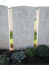 Warloy-Baillon Communal Cemetery Extension - Wilson, C H