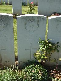 Zouave Valley Cemetery Souchez - Palmer, J