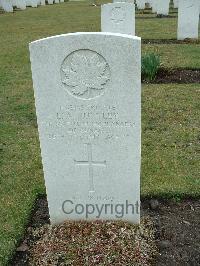 Brookwood Military Cemetery - Huntley, Lorne