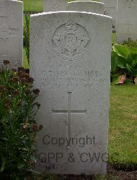 Brookwood Military Cemetery - Izzett, George Douglas