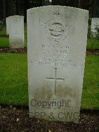 Brookwood Military Cemetery - Jones, Lionel Victor