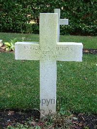 Brookwood Military Cemetery - Lazaubon, Roger