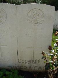 Brookwood Military Cemetery - Levis, D J