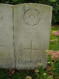 Brookwood Military Cemetery - Loveday, T H