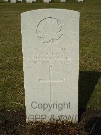 Brookwood Military Cemetery - MacLennan, Lewis James
